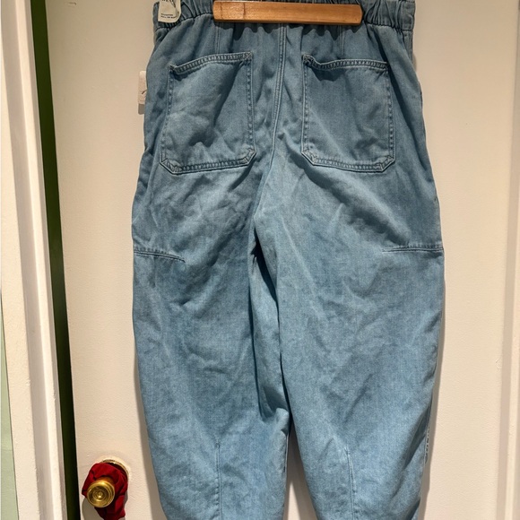 We The Free x Free People Silverton Pull On Puddle Barrel Jeans Size M NWT - Picture 5 of 7